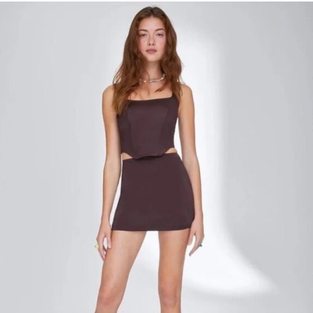 Aritzia Sunday Best Rocco Skirt Size 4
